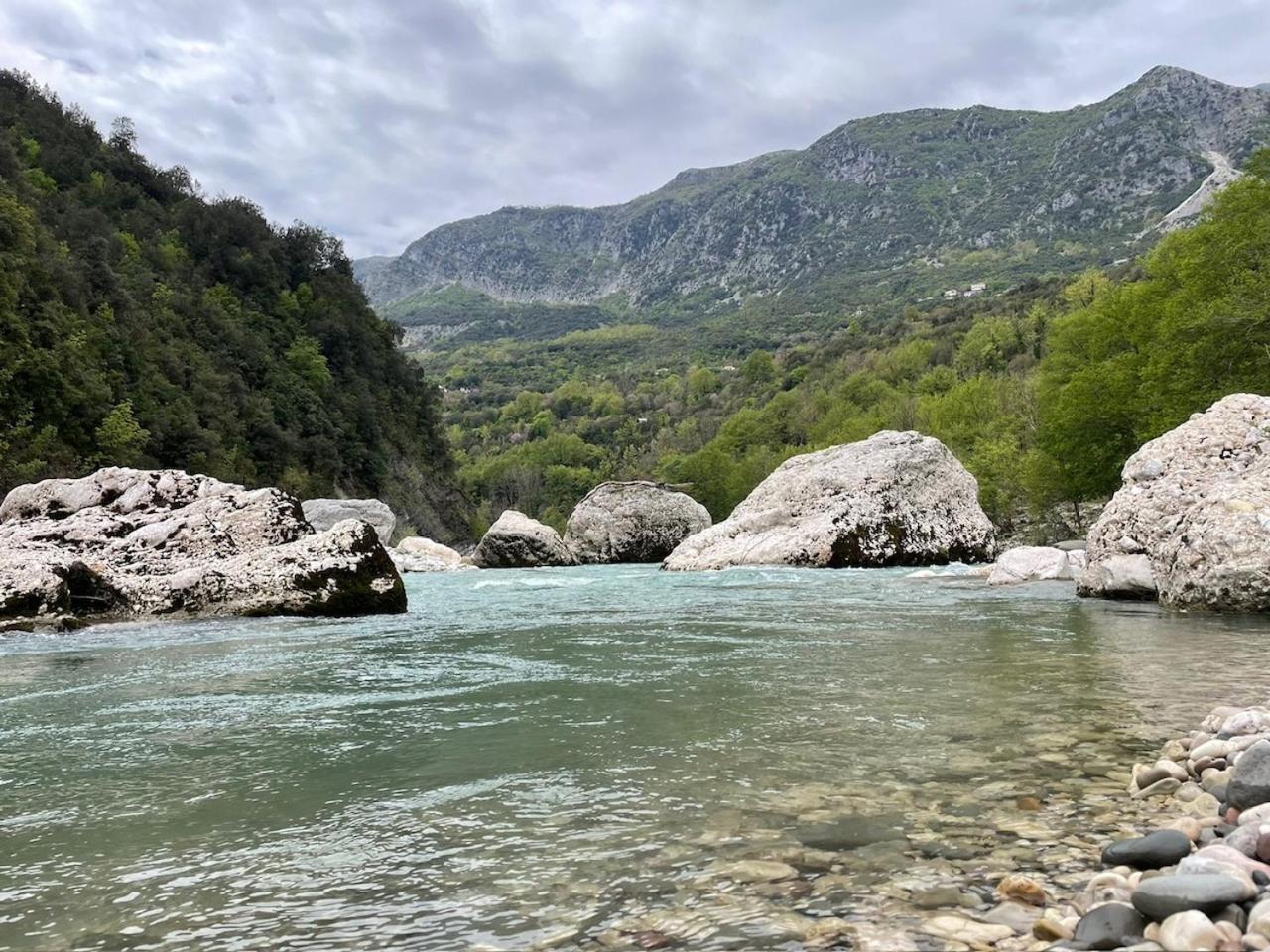 Plaka  Tovouno旅馆 外观 照片