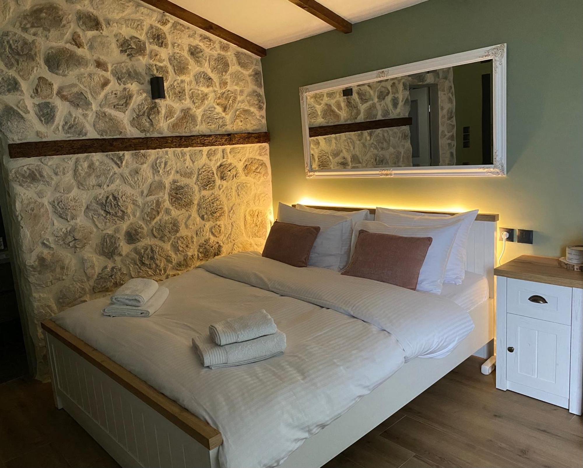 Plaka  Tovouno旅馆 外观 照片