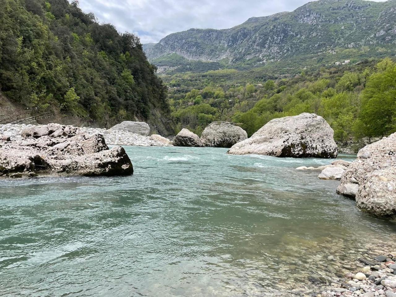 Plaka  Tovouno旅馆 外观 照片