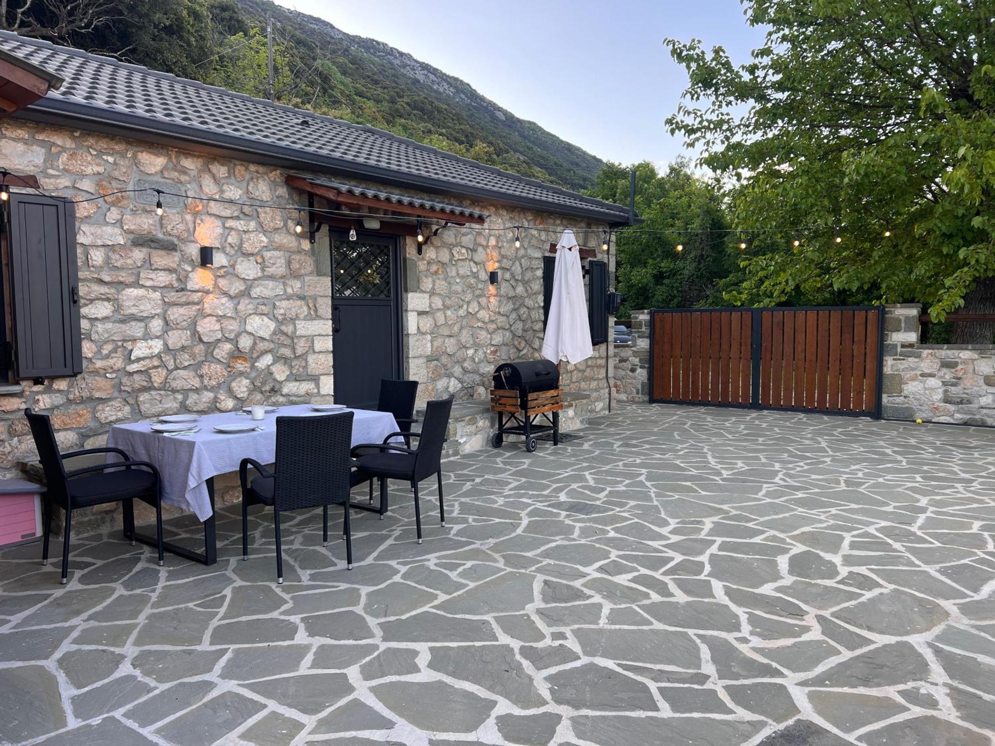 Plaka  Tovouno旅馆 外观 照片
