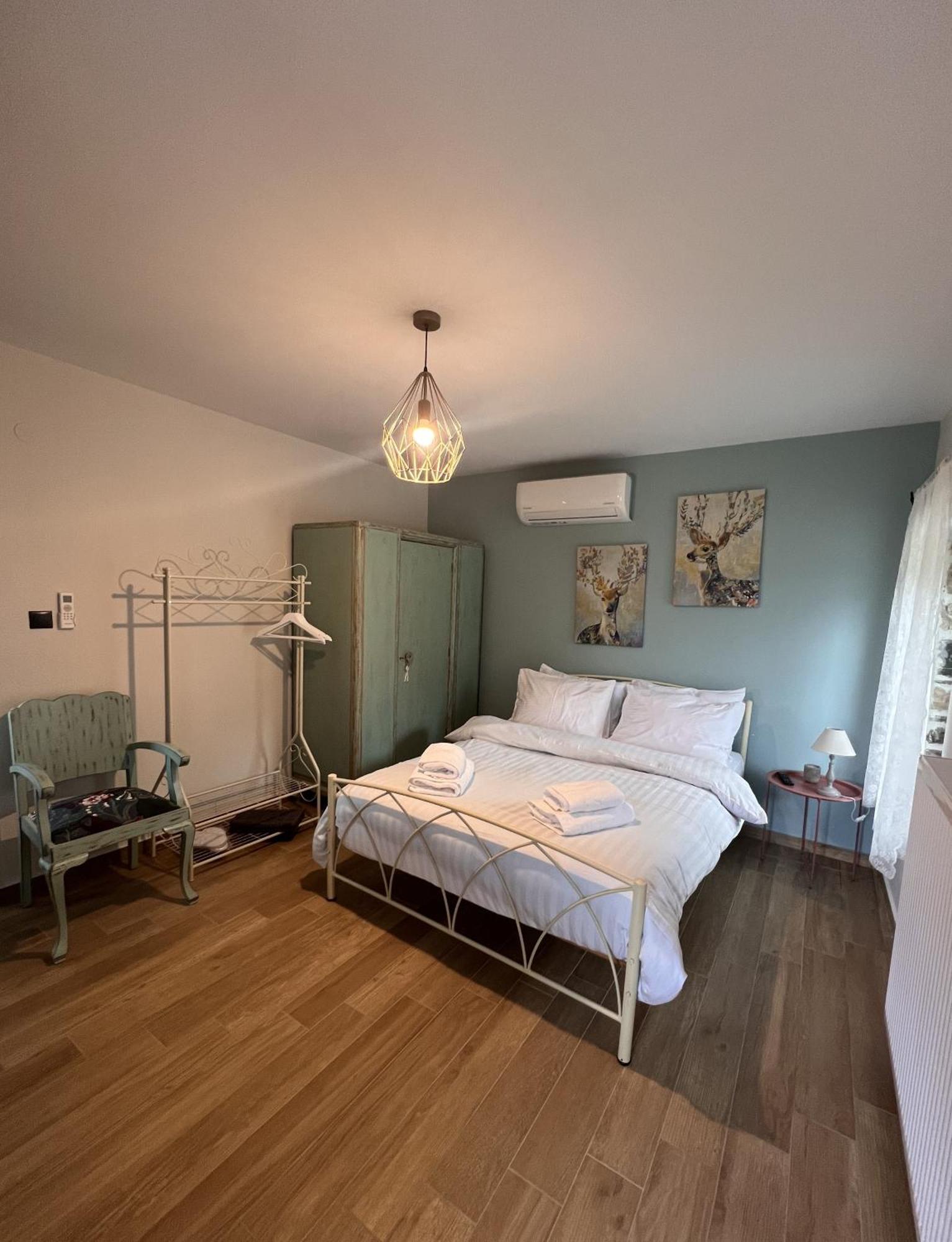 Plaka  Tovouno旅馆 外观 照片